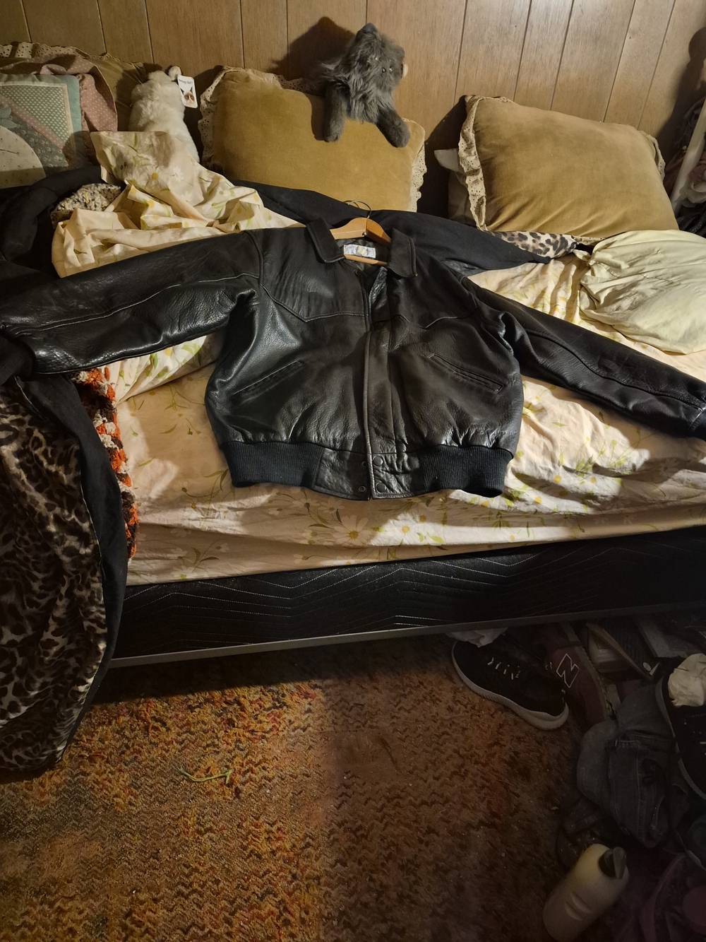 Men's Black Leather Bomber Jacket - Classic Style